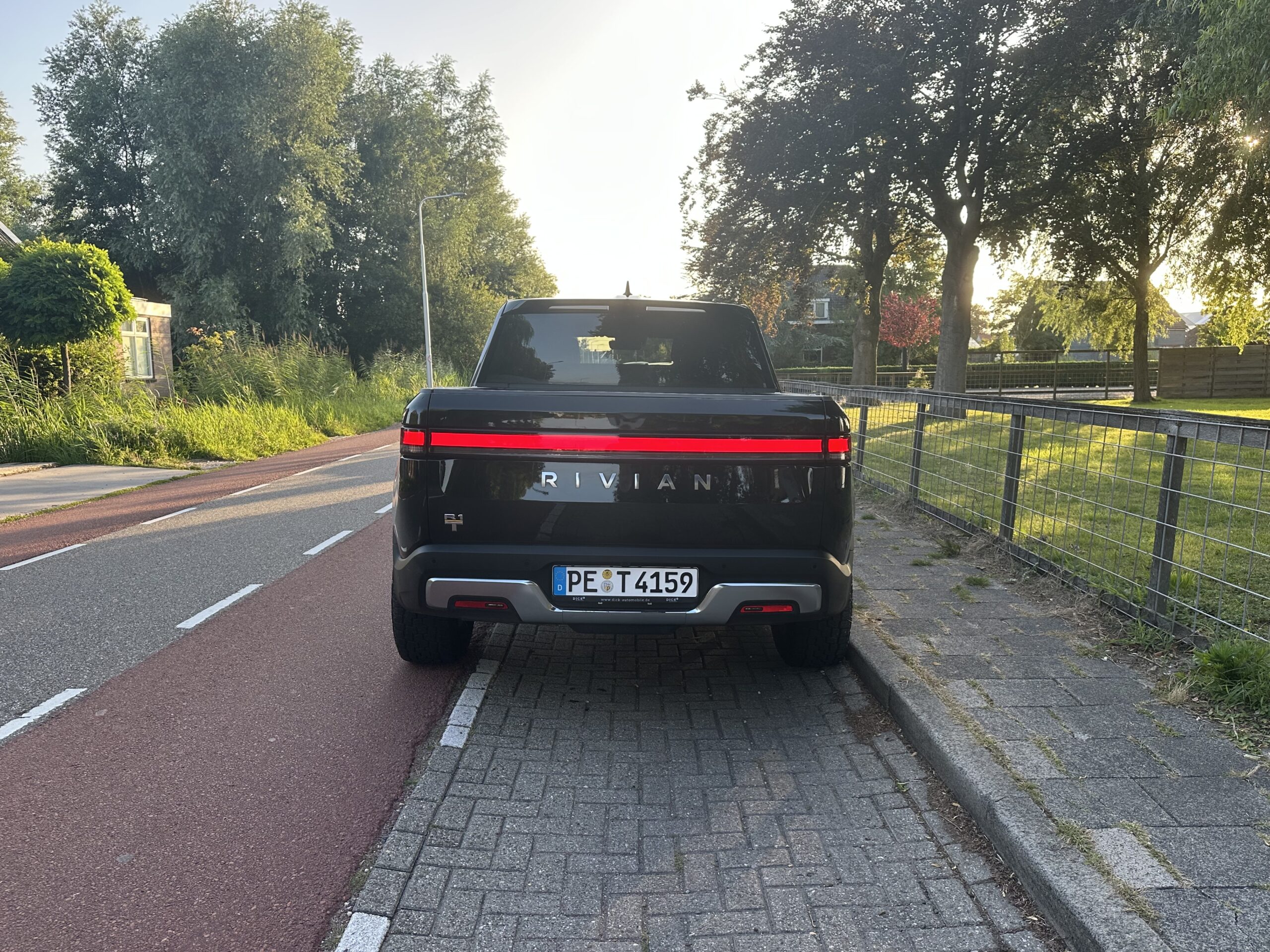 
								2022 RIVIAN R1T, Quad, Large pack, Launch Edition full									