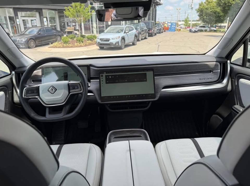 
								2024 RIVIAN R1S, Dual, Max, Adventure full									