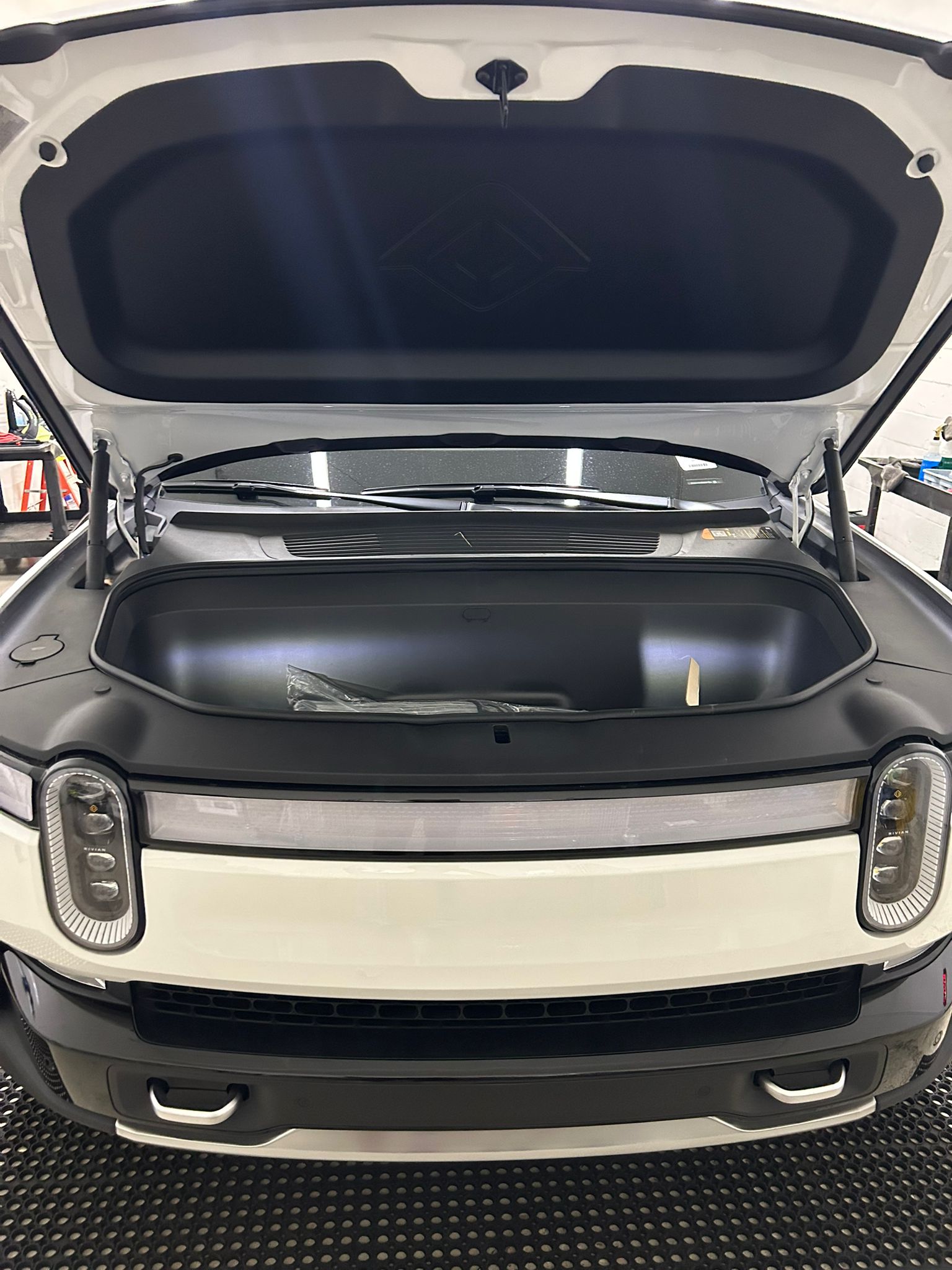 
								2024 RIVIAN R1S, Dual, Max, Adventure full									