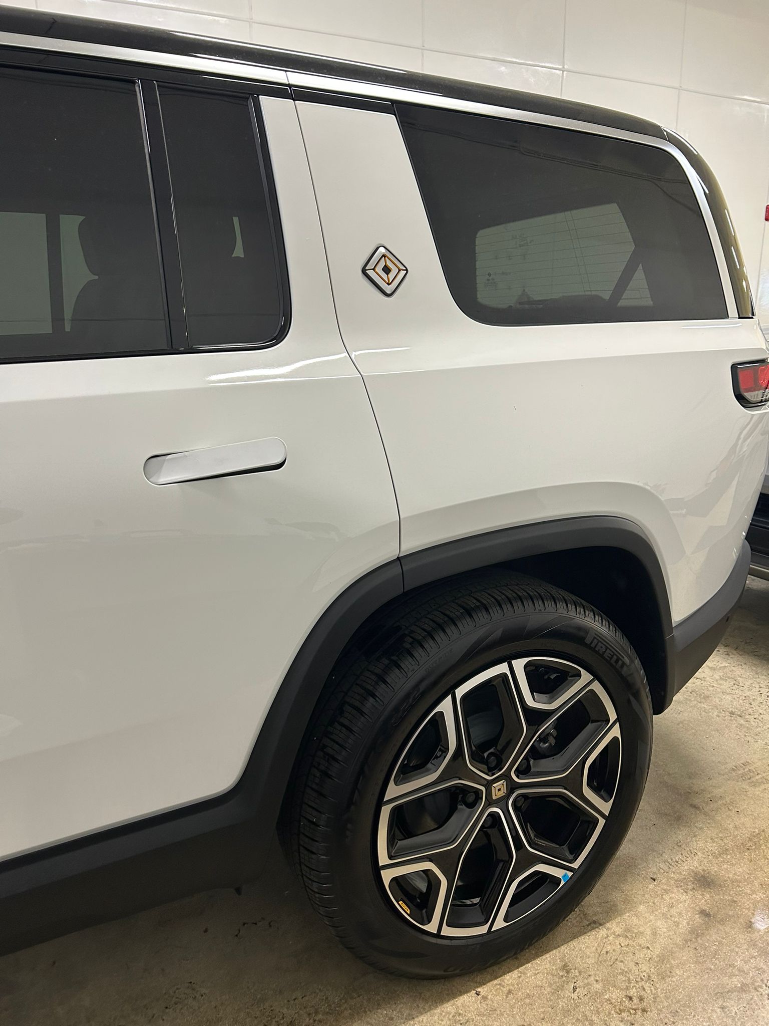 
								2024 RIVIAN R1S, Dual, Max, Adventure full									