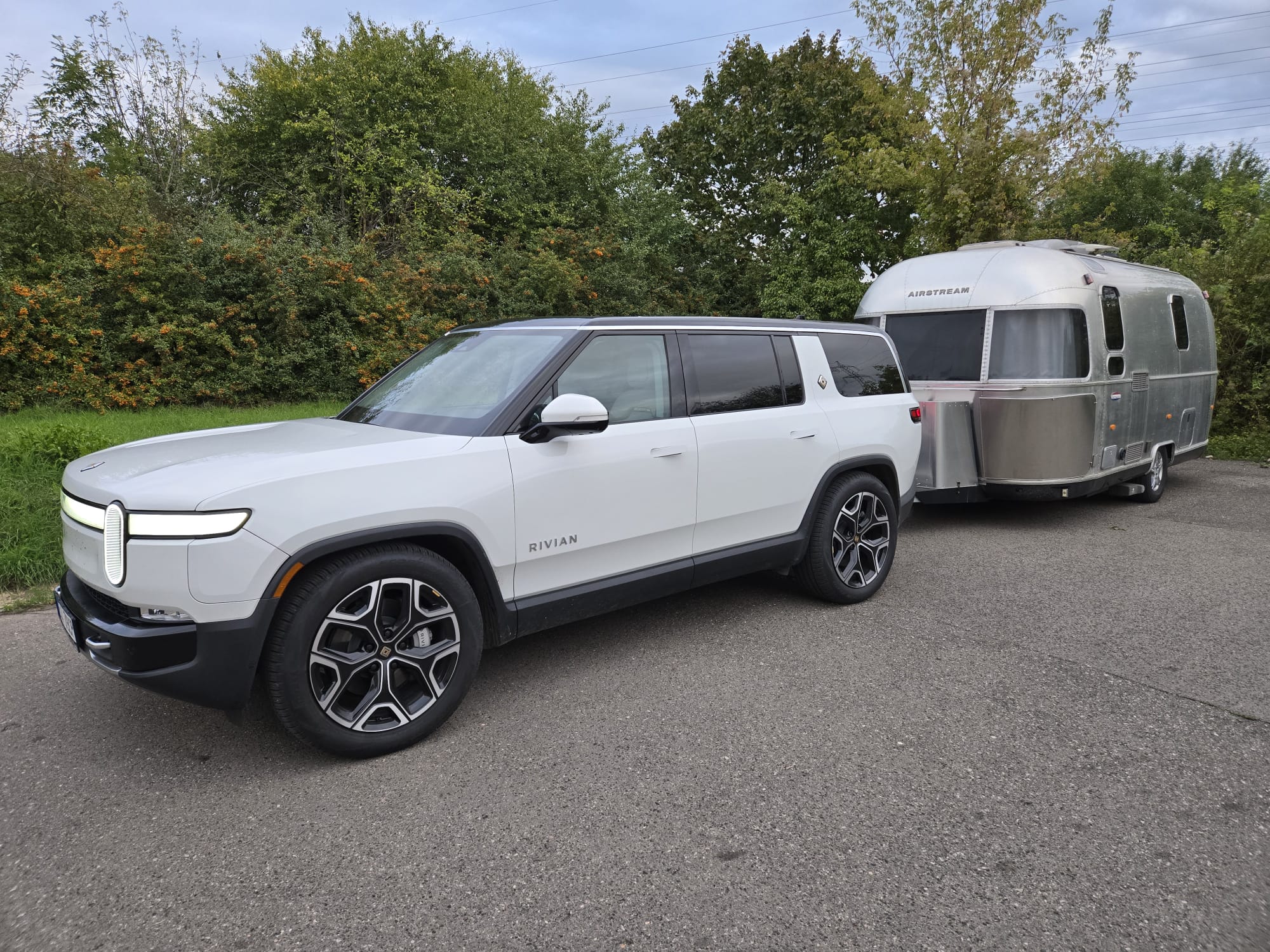 
								2024 RIVIAN R1S, Dual, Max, Adventure full									