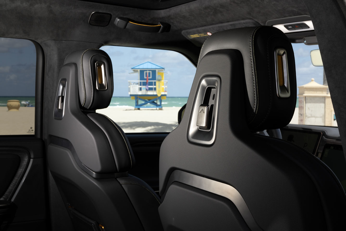 
								2023 RIVIAN R1T, Quad, Large, Adventure full									