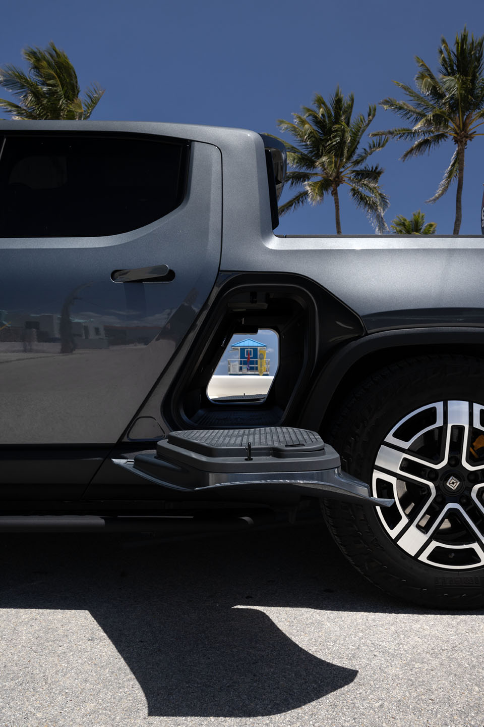 
								2023 RIVIAN R1T, Quad, Large, Adventure full									